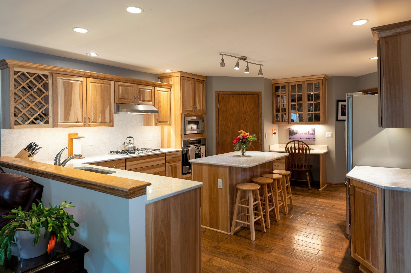 kitchen remodel_cambria_hermitage_seville_captains cabinetry_mi DSC_1697-3.jpg